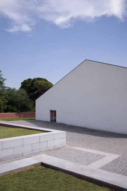 Escola de Música de Llinars, Álvaro Siza · Llinars del Vallès — photograph 16 of 26