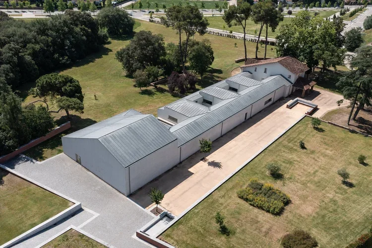 Escola de Música de Llinars, Álvaro Siza · Llinars del Vallès — photograph 6 of 26