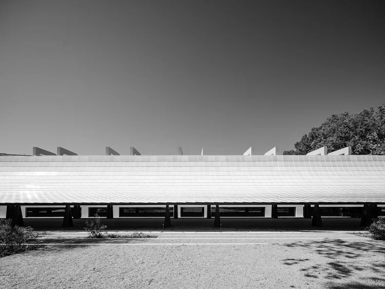 CAM Gulbenkian · b&w