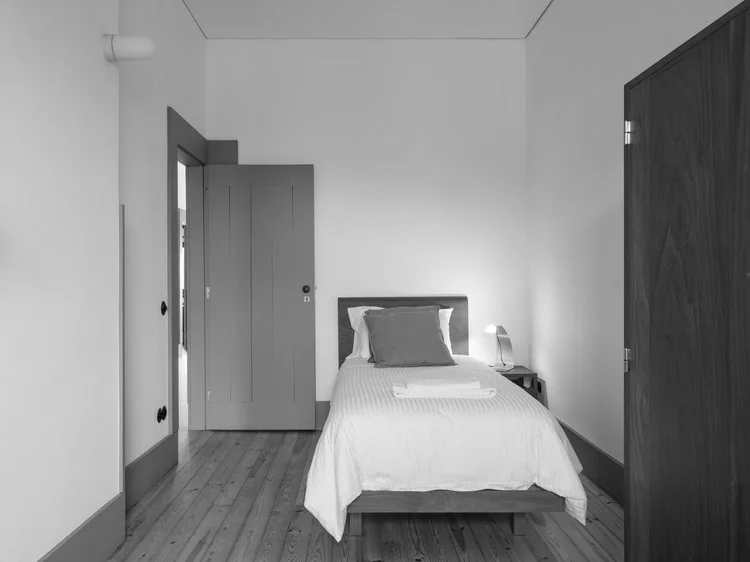 Casa de Roberto Ivens, Álvaro Siza — photograph 5 of 21