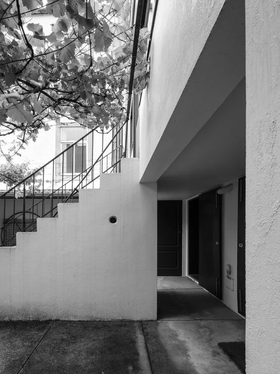 Casa de Roberto Ivens, Álvaro Siza — photograph 2 of 21