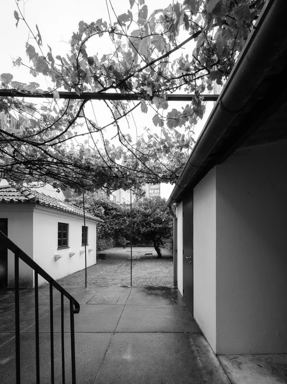 Casa de Roberto Ivens, Álvaro Siza — photograph 4 of 21
