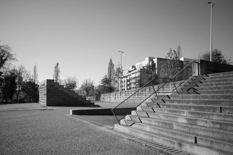 Praça Dr. Matos Machado, Álvaro Siza — photograph 4 of 26