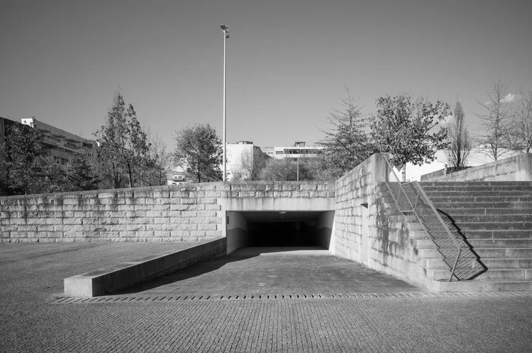 Praça Dr. Matos Machado, Álvaro Siza — photograph 23 of 26