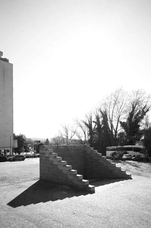 Praça Dr. Matos Machado, Álvaro Siza — photograph 21 of 26