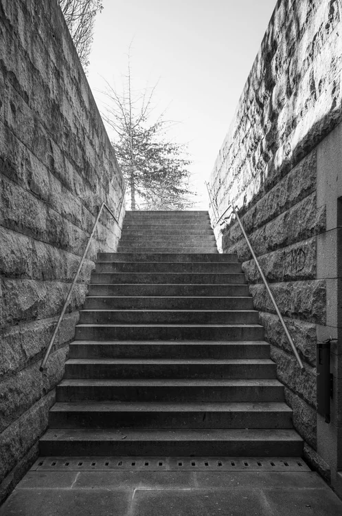 Praça Dr. Matos Machado, Álvaro Siza — photograph 14 of 26