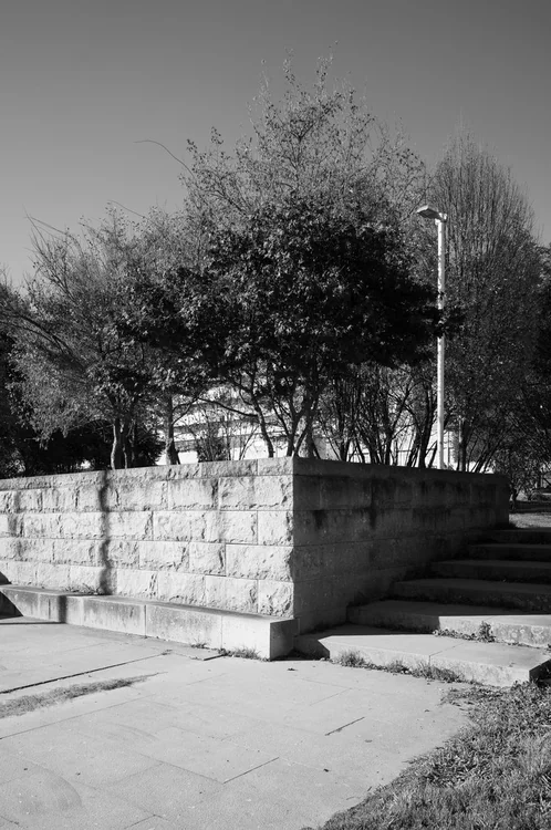 Praça Dr. Matos Machado, Álvaro Siza — photograph 12 of 26
