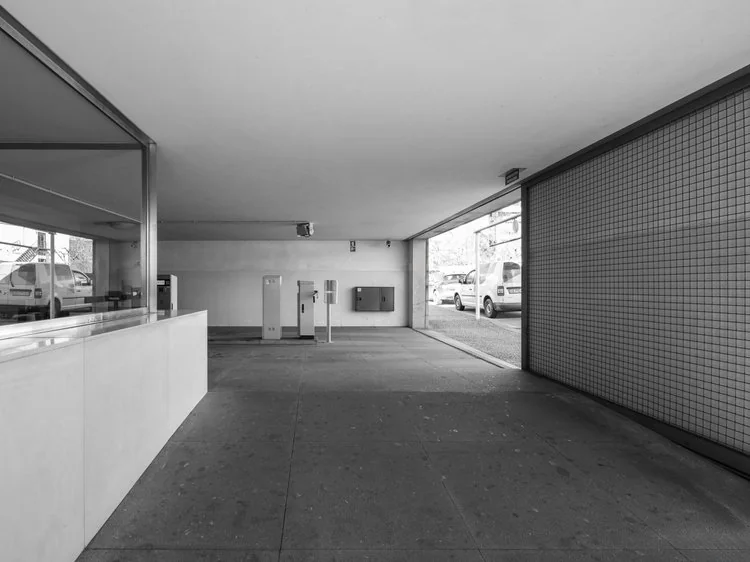 Praça Dr. Matos Machado, Álvaro Siza — photograph 8 of 26