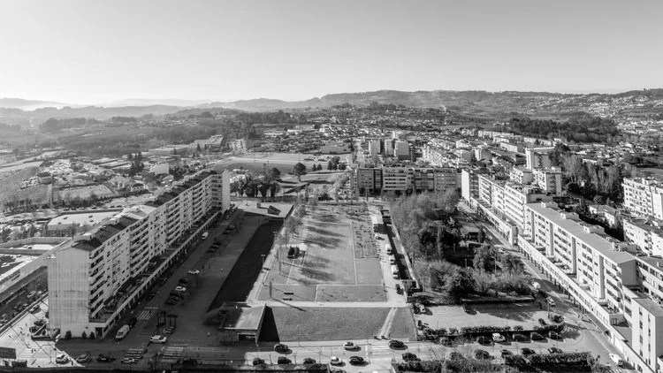 Praça Dr. Matos Machado, Álvaro Siza — photograph 18 of 26