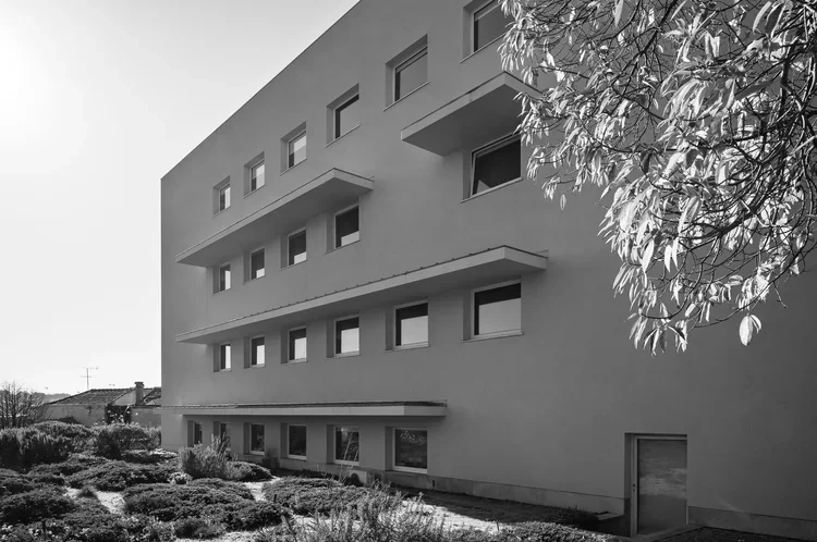 ALX · Aleixo Office Building, Álvaro Siza · Porto — photograph 18 of 26