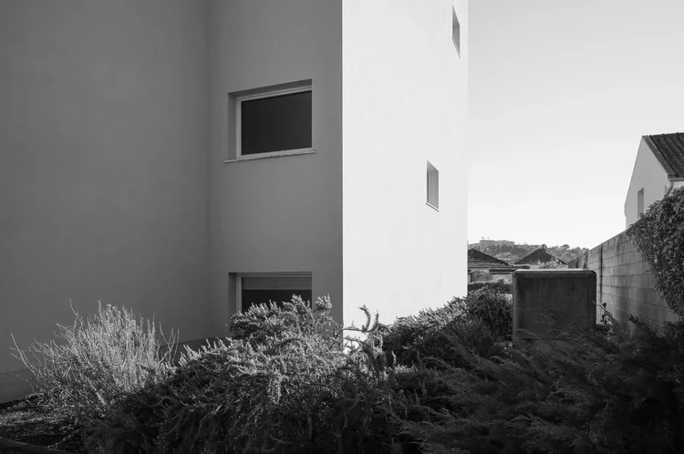 ALX · Aleixo Office Building, Álvaro Siza · Porto — photograph 21 of 26