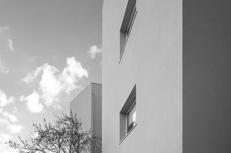 ALX · Aleixo Office Building, Álvaro Siza · Porto — photograph 19 of 26